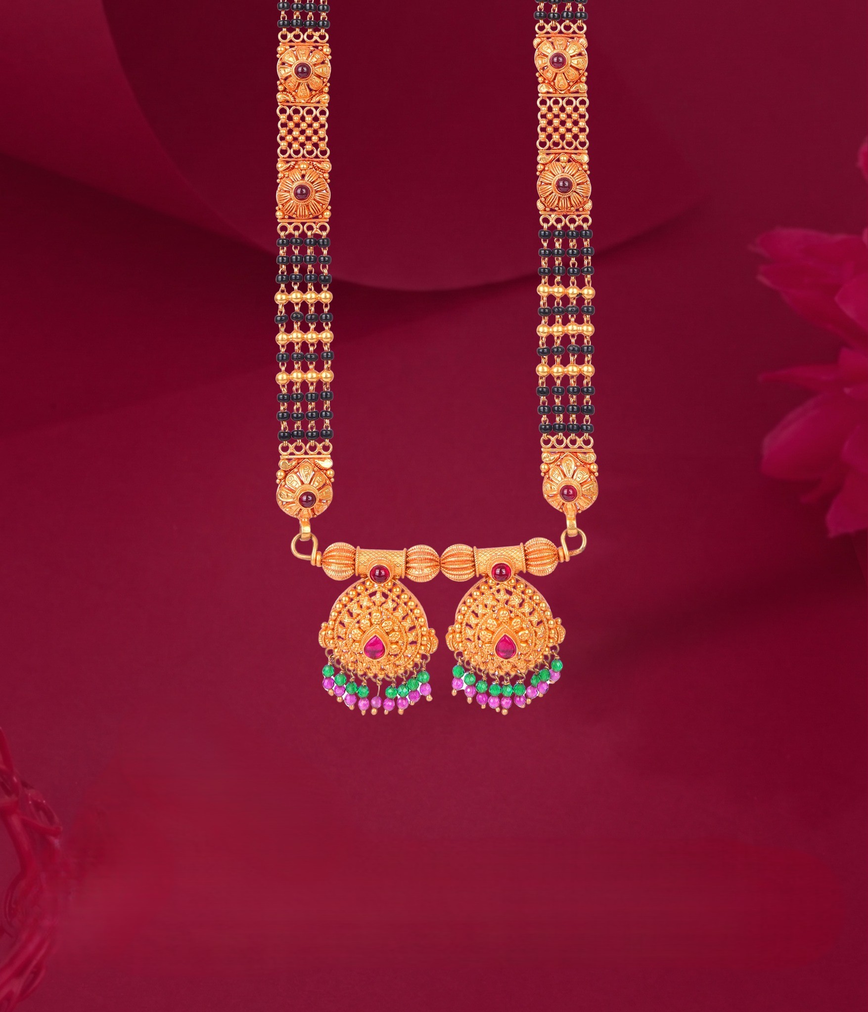 Gold necklace set by Darshan Soni Jewellers Pune
