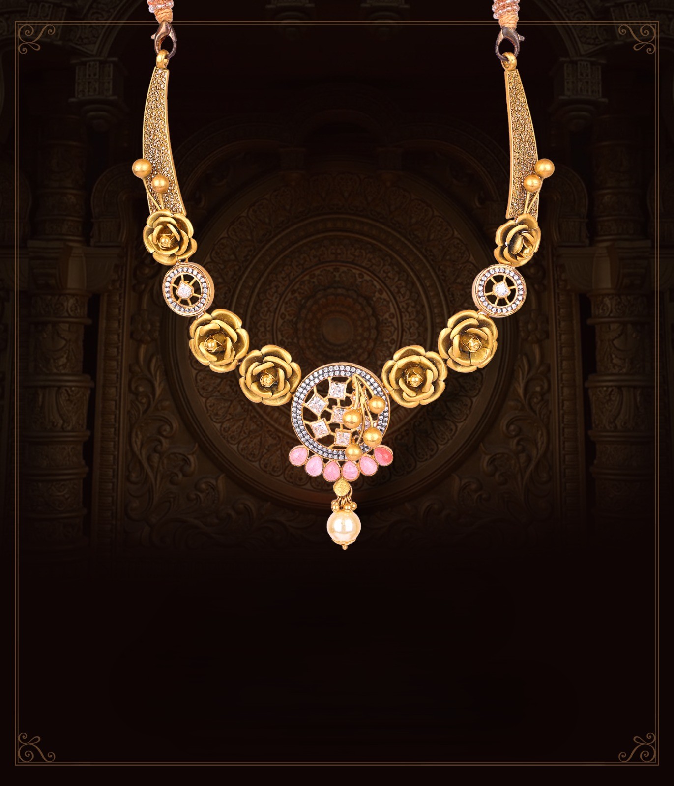 Gold necklace set by Darshan Soni Jewellers Pune